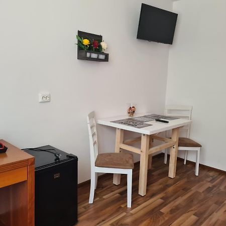Luca'S Studio 3 ,Close To Therme Bucharest, Airport Otopeni Balotesti Extérieur photo